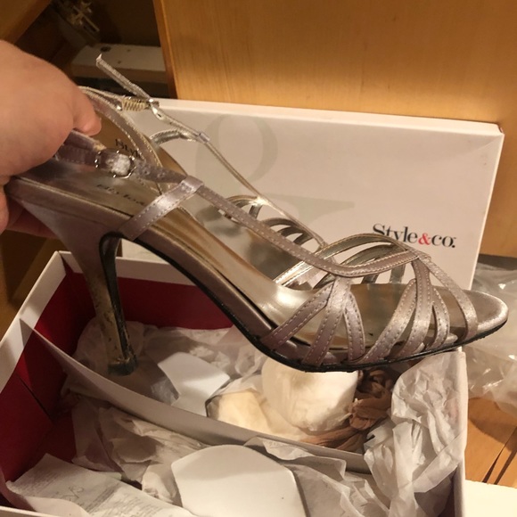 Shoes - Picture 2 of 3